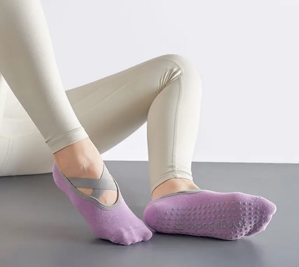 calcetines yoga lila